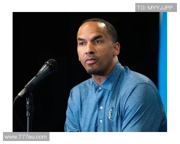 媒体调侃浓眉被湖人球员压制，独行侠球迷正这样看哈里森