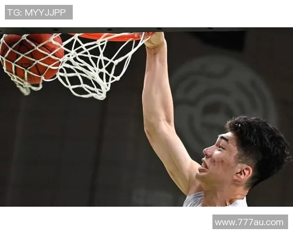 余嘉豪回国首秀:仅得8分8篮板,速率未见改善,西乙历练效果有限! 余嘉豪回国首秀:仅得8分8篮板,速率未见改善,西乙历练效果有限!